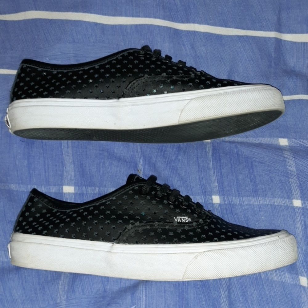 Vans Black Star Perf Lace Up Skate Shoes W7 M5.5 - Picture 2 of 8
